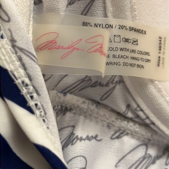 Marilyn Monroe ladies swimsuit - Picture 6 of 6